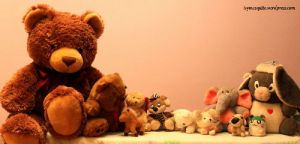 Big teddy, making its camouflage with smaller animals... ;)